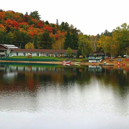 Algonquin Lakeside Inn Dwight Exteriör bild