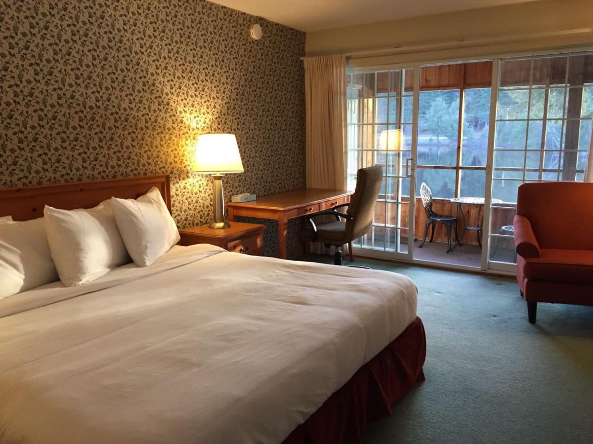 Algonquin Lakeside Inn Dwight Rum bild