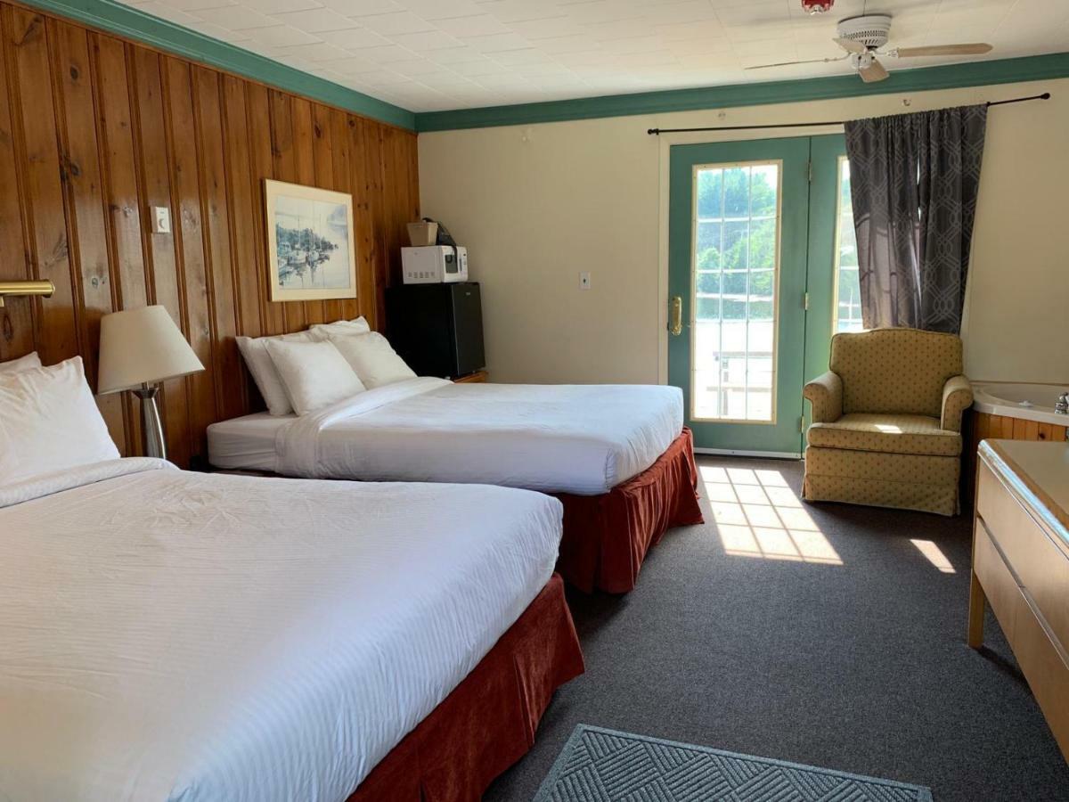 Algonquin Lakeside Inn Dwight Exteriör bild
